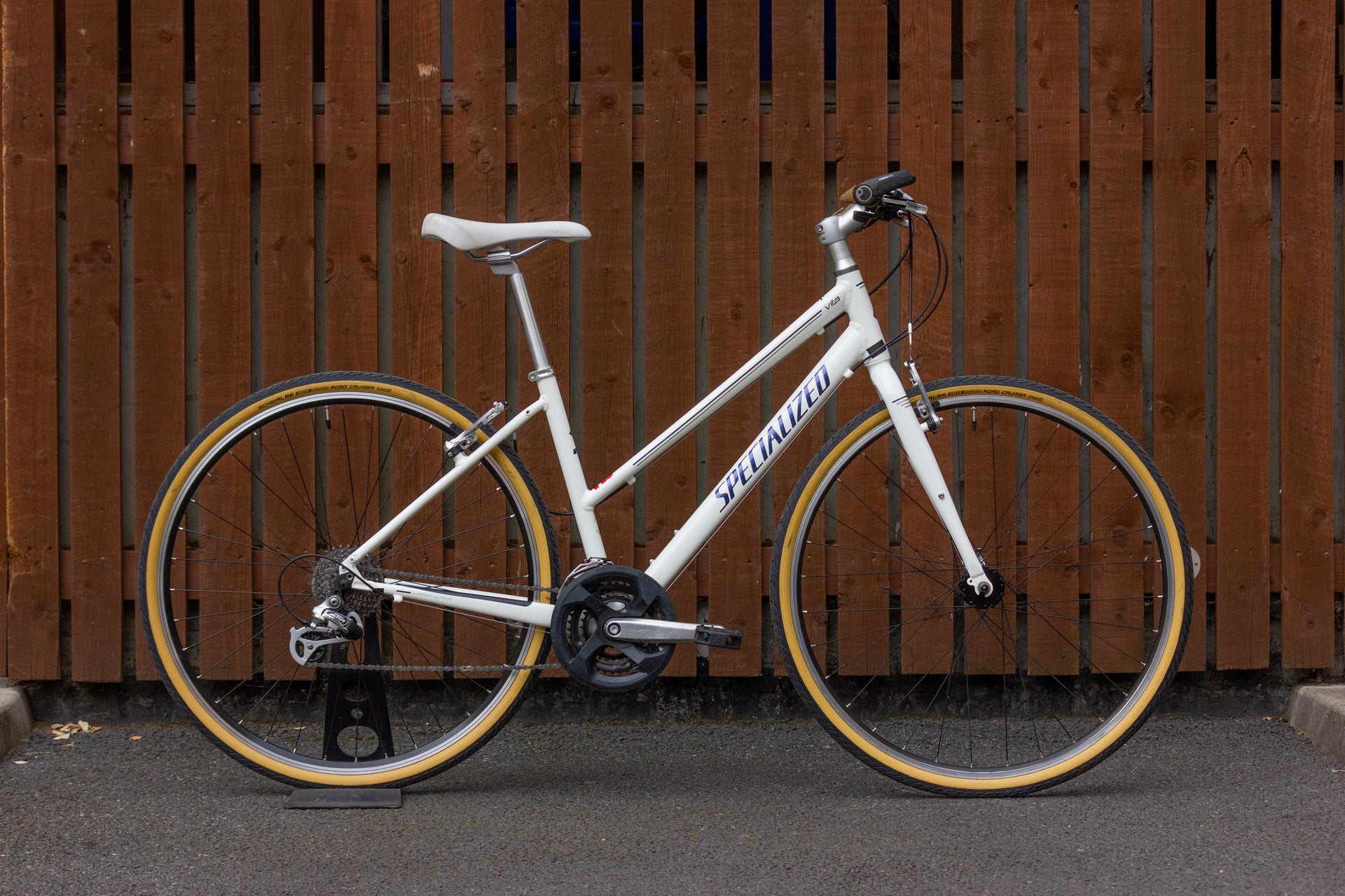 Specialized Vita Women's Hybrid bike – Roger Garage Custom Bikes