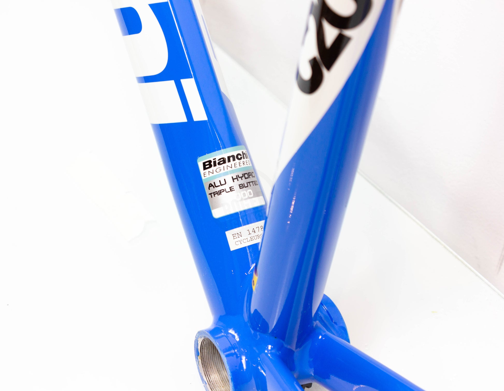 bianchi c2c via nirone 7 tiagra 2010 road bike Bianchi Via Nirone 7 C2C 2010 Frame set AluHYDRO Road Aluminium Carbon – Roger Garage Custom Bikes