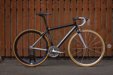Cargar imagen en el visor de la galería, Giant Bowery &quot;09 single speed road bike 8kg